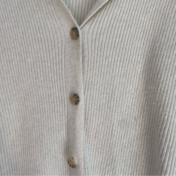 Cream Knit Cardigan Sweater with V-Neck super cozy size XS - Picture 2 of 4